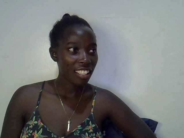 miss-vibes live cam on BongaCams