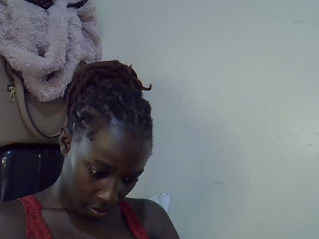 miss-vibes live cam on BongaCams