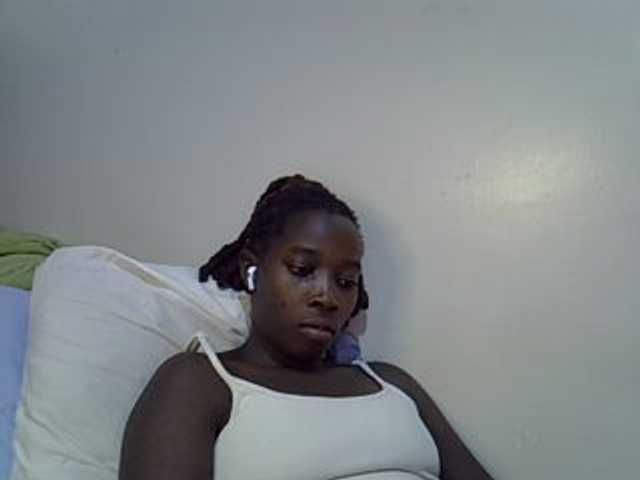 miss-vibes live cam on BongaCams