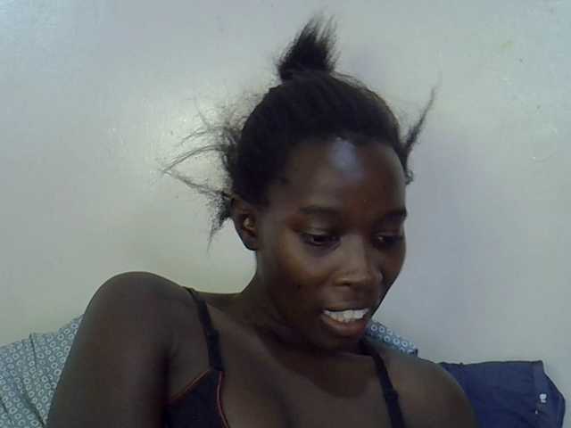 miss-vibes live cam on BongaCams