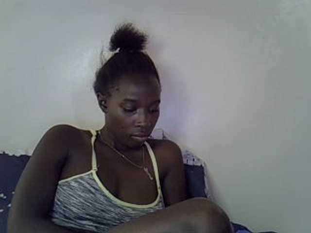 miss-vibes live cam on BongaCams