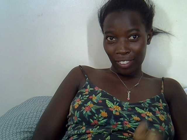 miss-vibes live cam on BongaCams