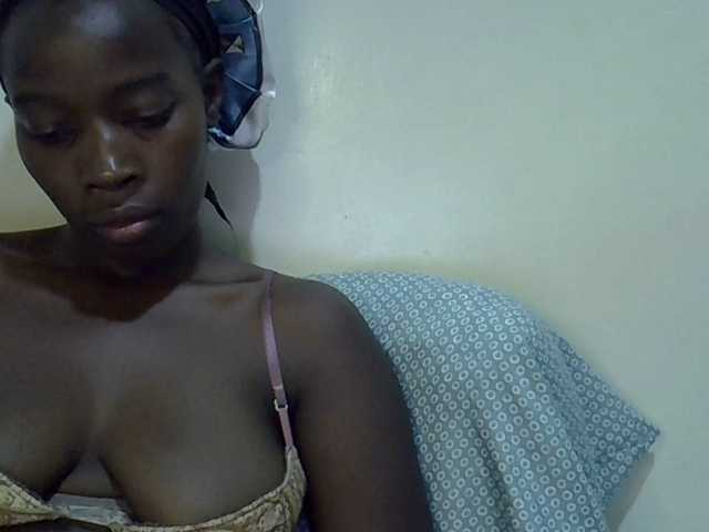 miss-vibes live cam on BongaCams