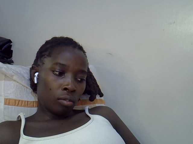 miss-vibes live cam on BongaCams