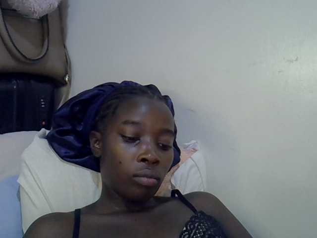 miss-vibes live cam on BongaCams