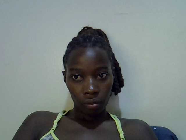 miss-vibes live cam on BongaCams