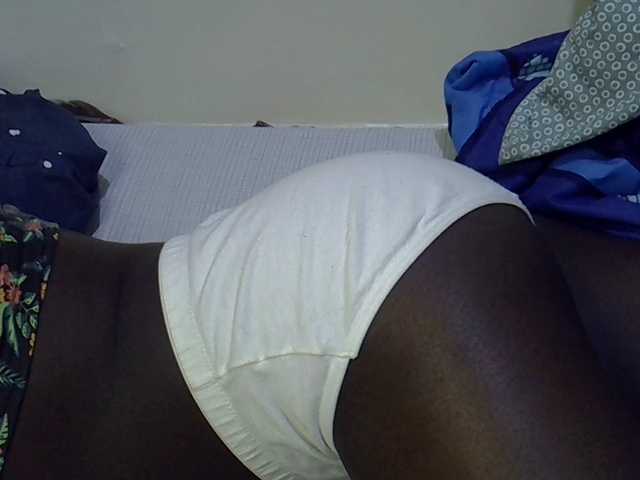 miss-vibes live cam on BongaCams
