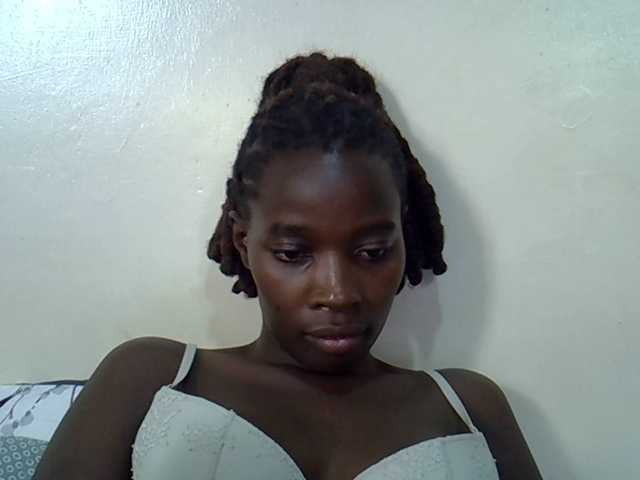 miss-vibes live cam on BongaCams