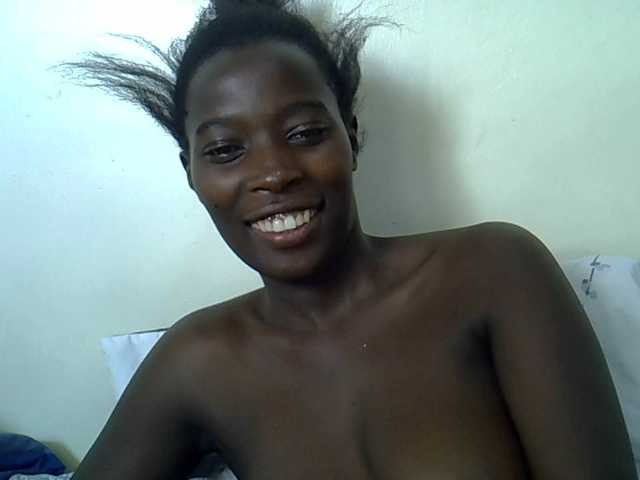 miss-vibes live cam on BongaCams