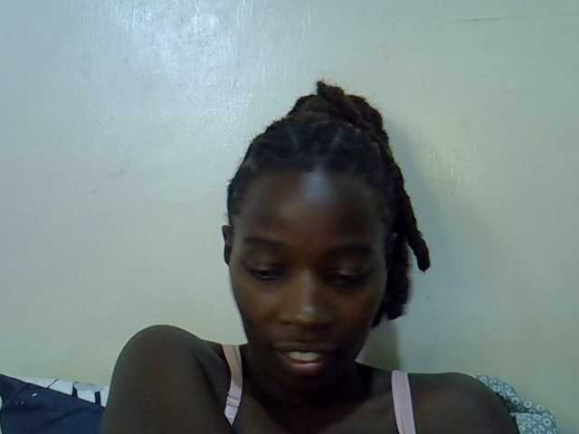 miss-vibes live cam on BongaCams