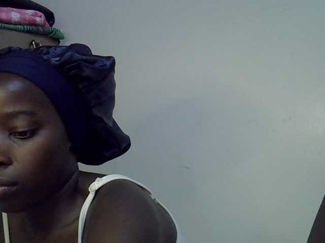 miss-vibes live cam on BongaCams