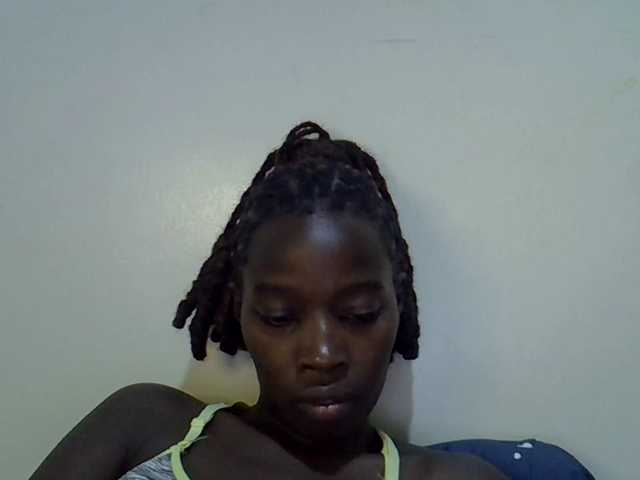 miss-vibes live cam on BongaCams