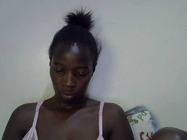 miss-vibes live cam on BongaCams