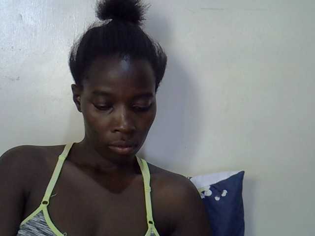 miss-vibes live cam on BongaCams