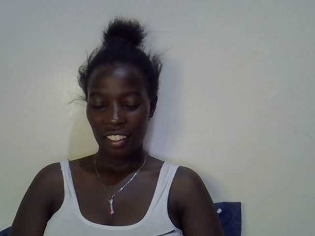 miss-vibes live cam on BongaCams