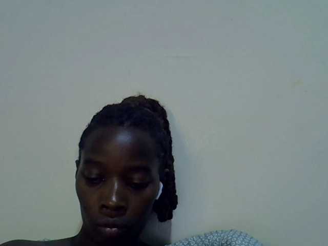 miss-vibes live cam on BongaCams