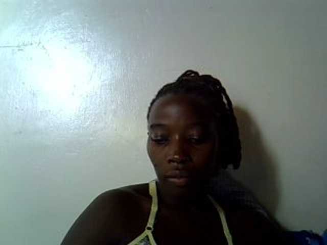 miss-vibes live cam on BongaCams