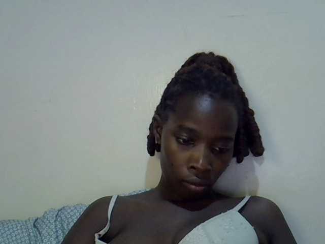 miss-vibes live cam on BongaCams