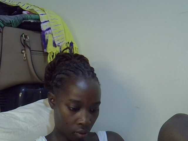 miss-vibes live cam on BongaCams
