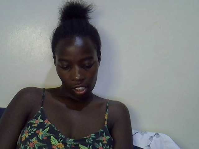 miss-vibes live cam on BongaCams