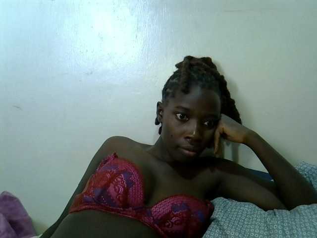 miss-vibes live cam on BongaCams