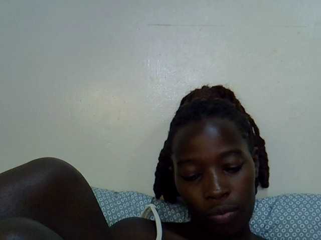 miss-vibes live cam on BongaCams