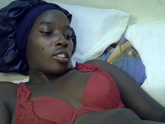 miss-vibes live cam on BongaCams