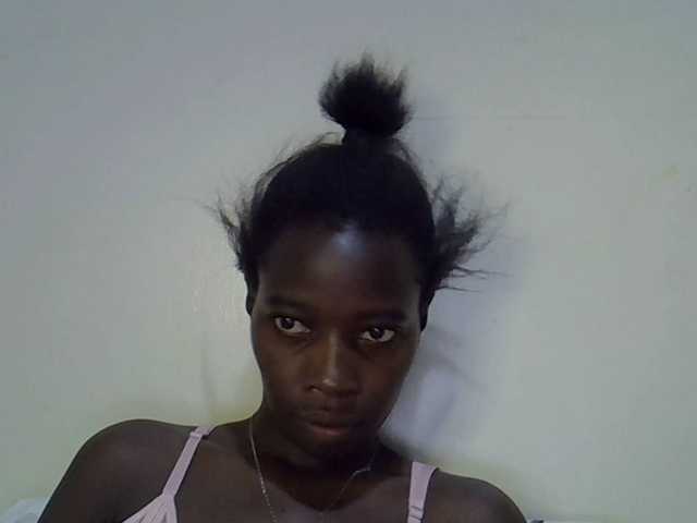 miss-vibes live cam on BongaCams