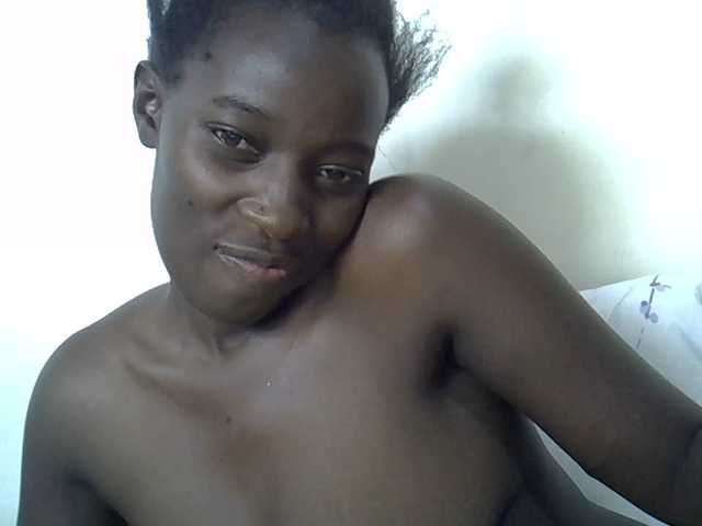 miss-vibes live cam on BongaCams
