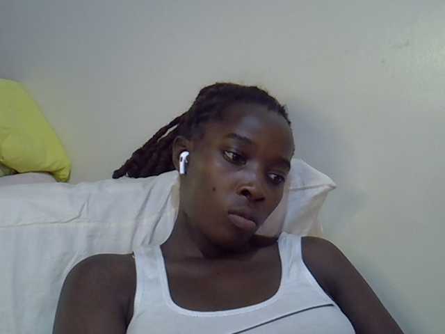 miss-vibes live cam on BongaCams