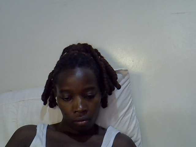 miss-vibes live cam on BongaCams
