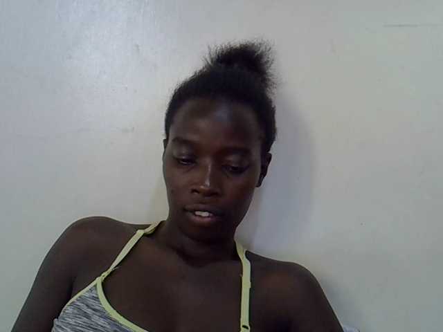 miss-vibes live cam on BongaCams