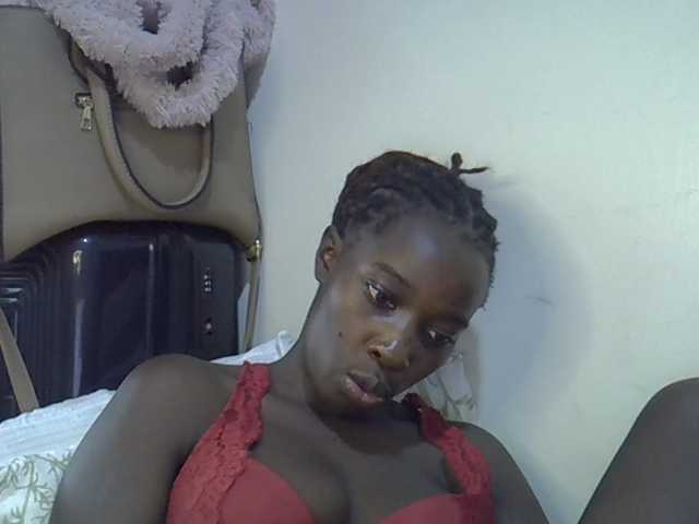miss-vibes live cam on BongaCams