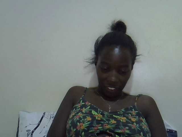 miss-vibes live cam on BongaCams