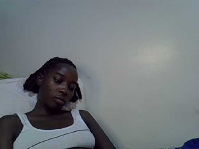 miss-vibes live cam on BongaCams