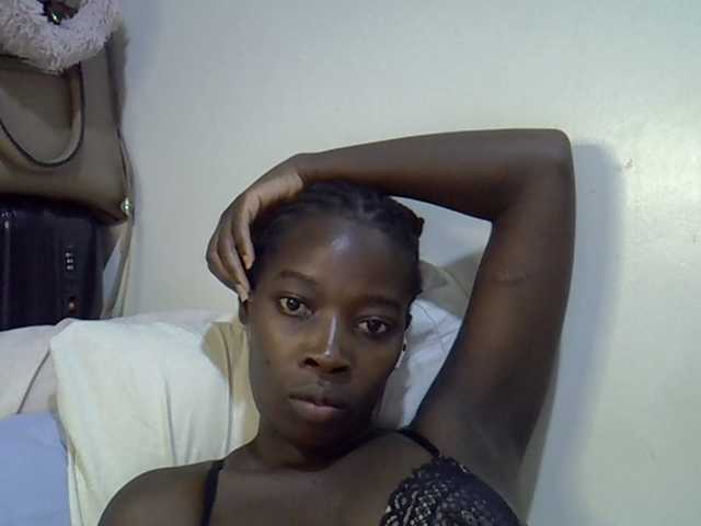 miss-vibes live cam on BongaCams