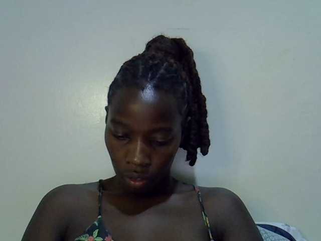 miss-vibes live cam on BongaCams