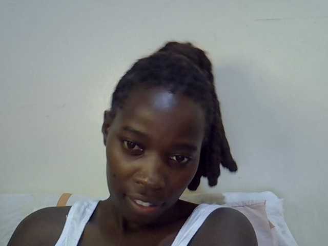 miss-vibes live cam on BongaCams