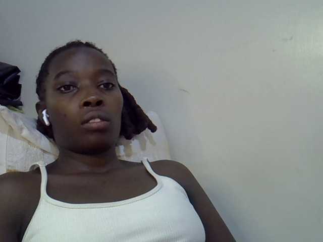 miss-vibes live cam on BongaCams