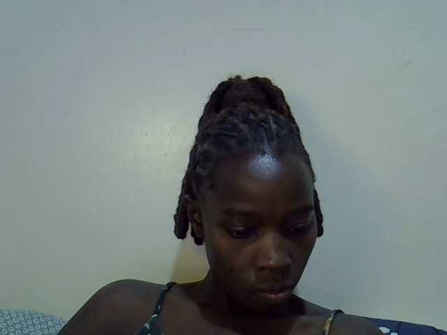 miss-vibes live cam on BongaCams