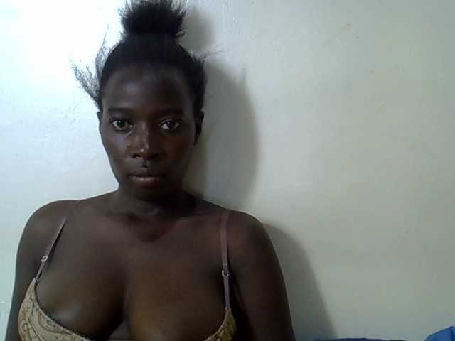 miss-vibes live cam on BongaCams
