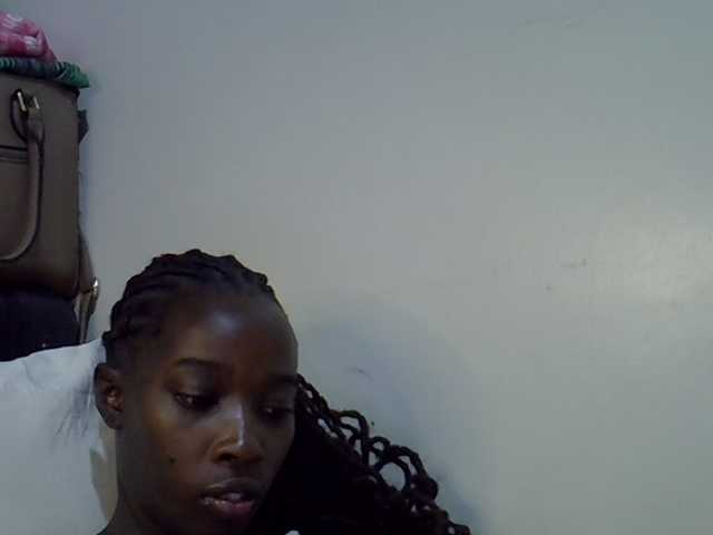 miss-vibes live cam on BongaCams