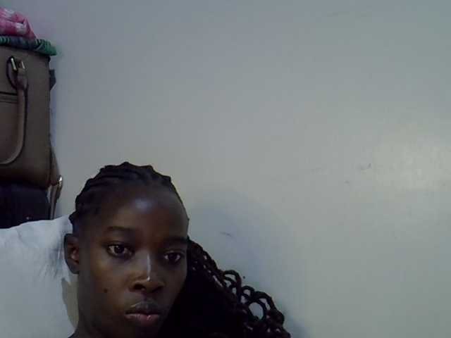 miss-vibes live cam on BongaCams