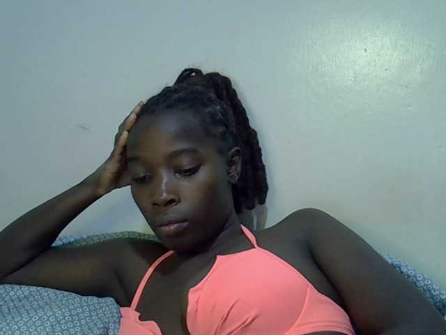 miss-vibes live cam on BongaCams