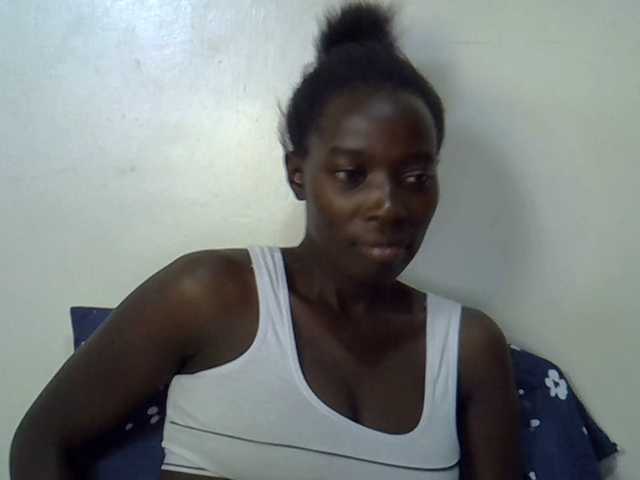 miss-vibes live cam on BongaCams