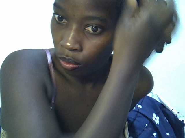 miss-vibes live cam on BongaCams