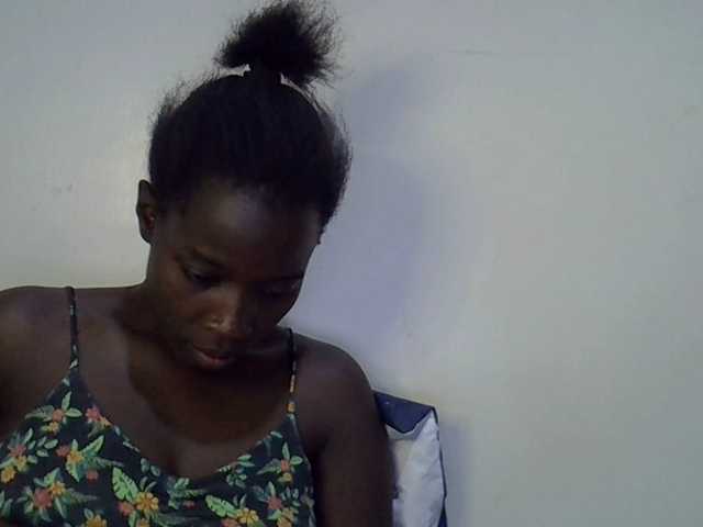 miss-vibes live cam on BongaCams