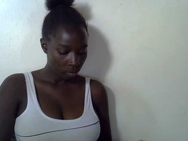 miss-vibes live cam on BongaCams