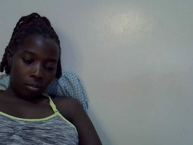 miss-vibes live cam on BongaCams