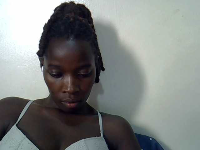 miss-vibes live cam on BongaCams